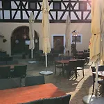 Alter Pfarrhof מלון